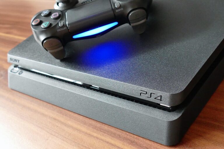 Mani sul joystick: quando papà gioca con i piccoli gamer